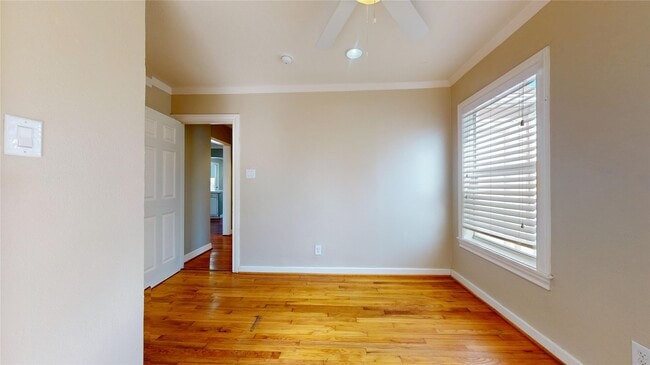 Building Photo - 317 Moody St