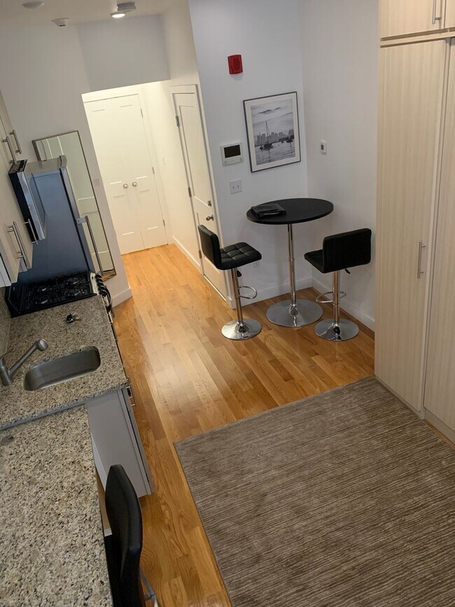 Building Photo - CHELSEA/BOSTON NEW LUXURY STUDIO- NO BROKER FEE! NO BROKER OR RENTAL FEES & FULLY FURNISHED!!