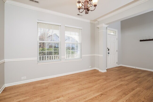 Building Photo - 650 Ashbrittle Dr