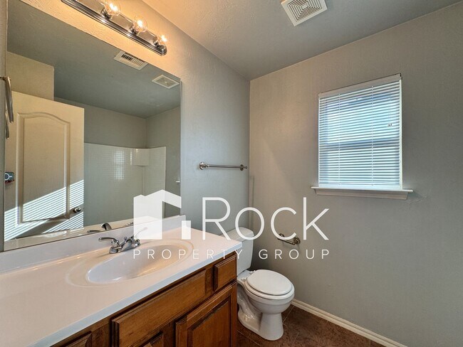 Building Photo - 3 Bedroom Home in Piedmont with ALL APPLIA...