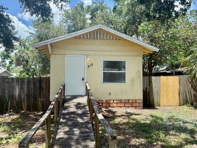Primary Photo - Affordable 2/1 located in St. Pete!