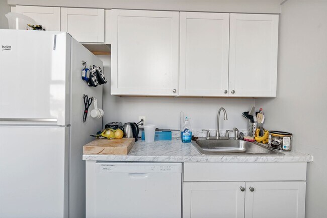 Building Photo - 23 Bedford Square