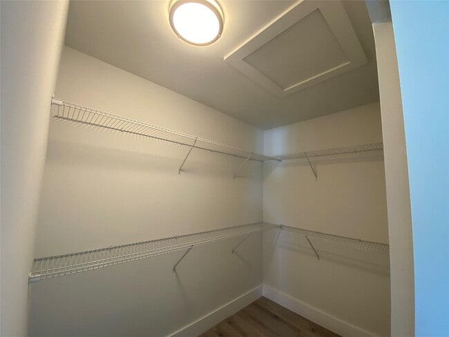 Building Photo - 5615 Polk St