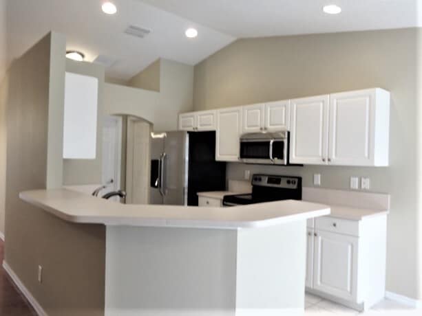 Building Photo - 1074 SW Bianca Ave