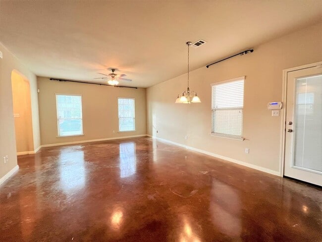 Building Photo - 4505 Senda Ln
