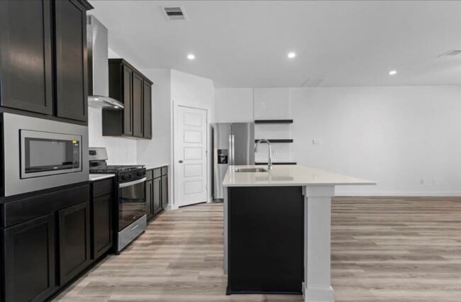 Building Photo - 2911 Crown Gate Dr