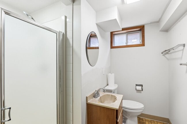 Building Photo - Charming 3-Bed, 2-Bath Bungalow in North Portland