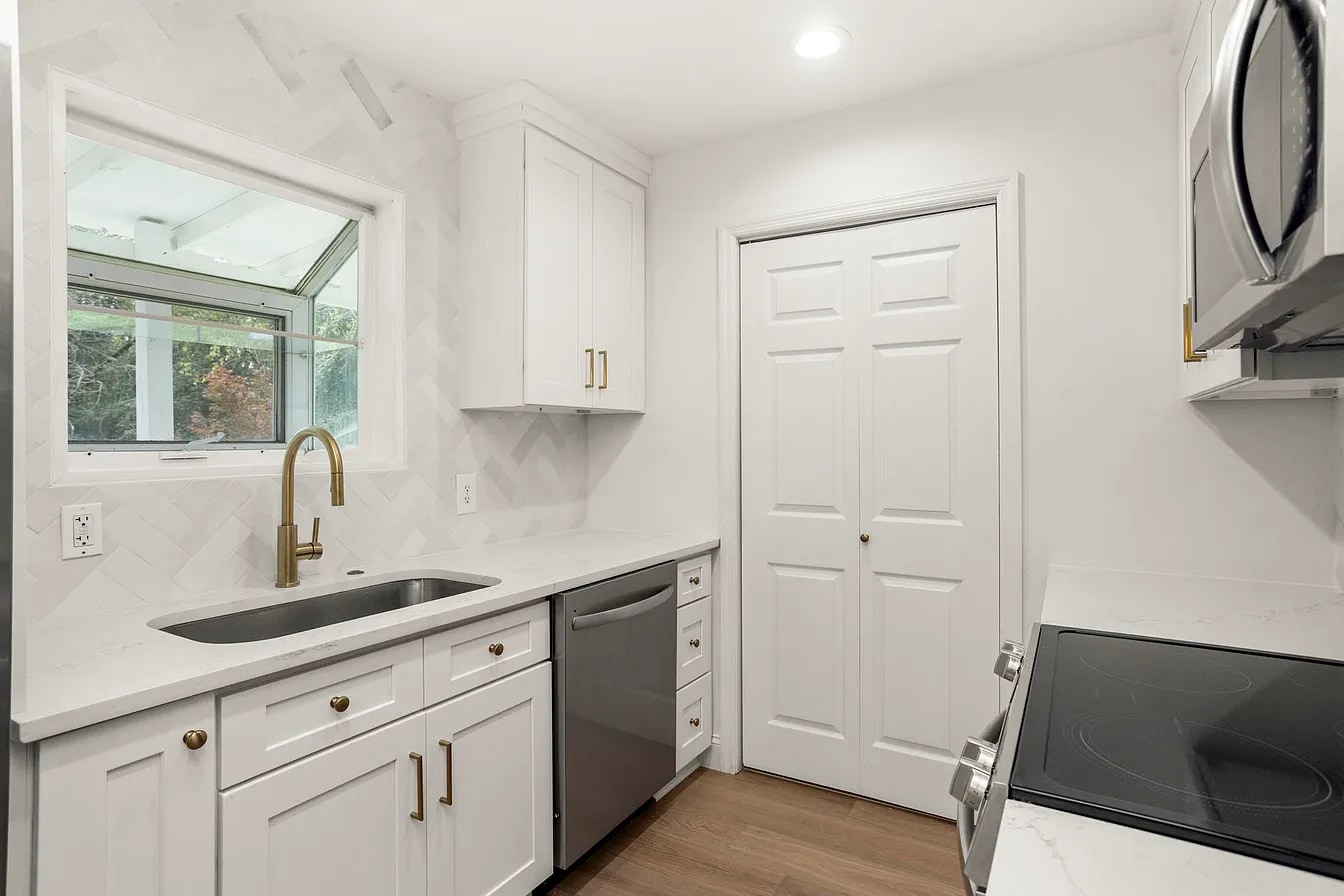 Building Photo - 100 Sadler Ct