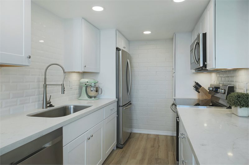 Building Photo - 948 S Alma School Rd