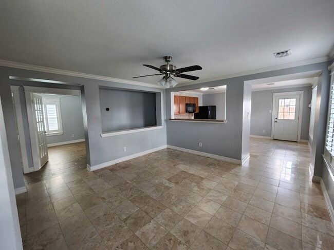 Building Photo - 15506 Red Pine Ridge Way