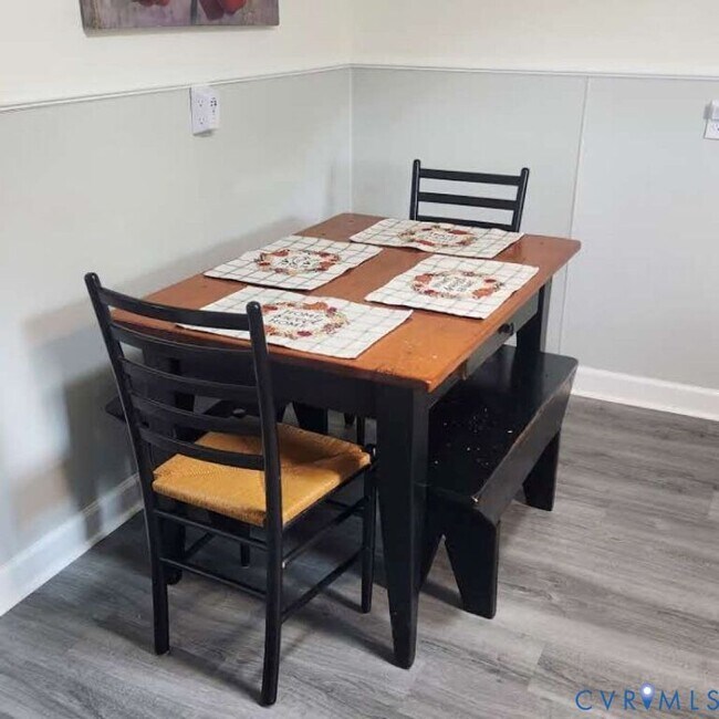 Building Photo - 9005 Pine Hill Rd