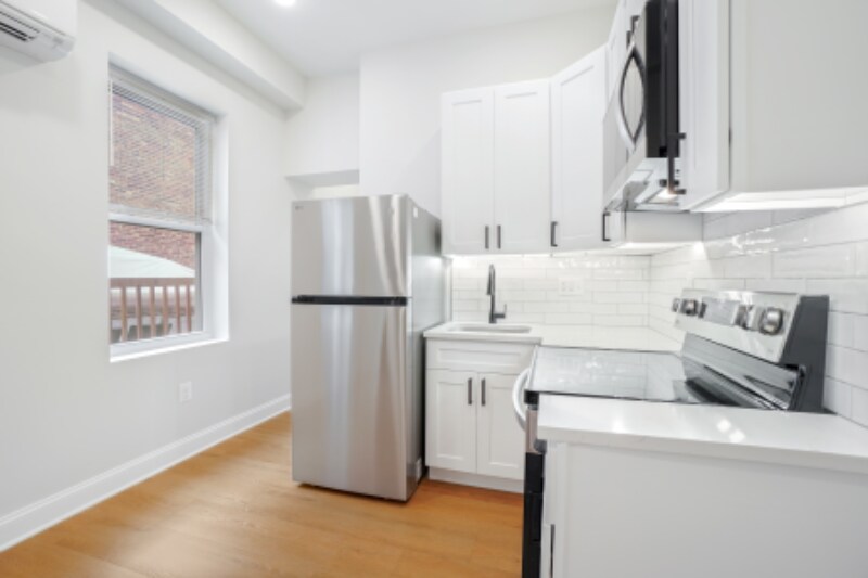 Building Photo - 604 N Eutaw St