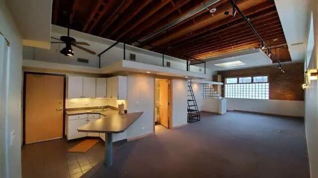 Building Photo - 537 Custer Ave