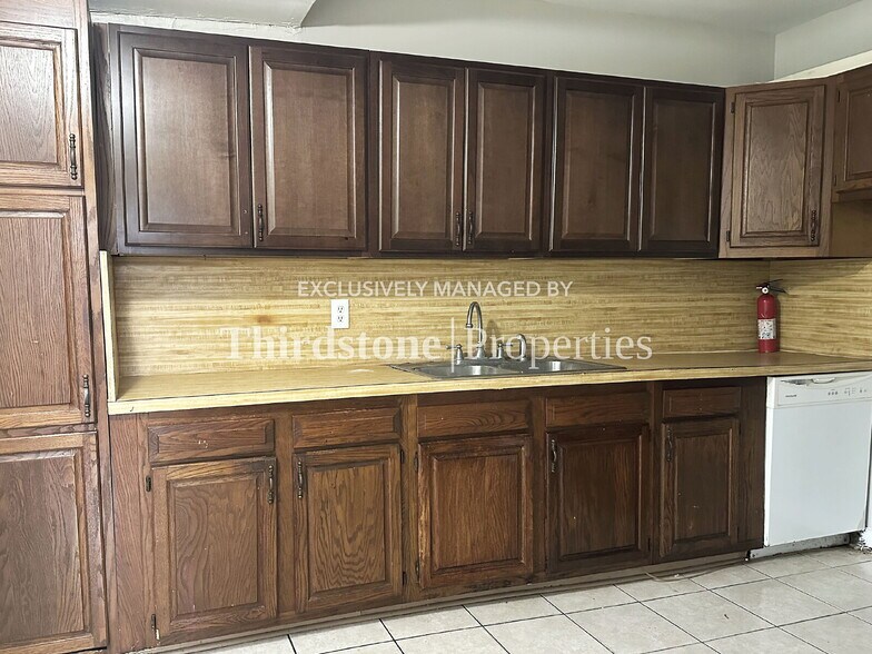 Building Photo - 7023 Linda Dr