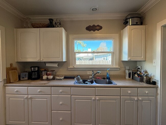 Building Photo - Carlsbad Home across from Holiday Park