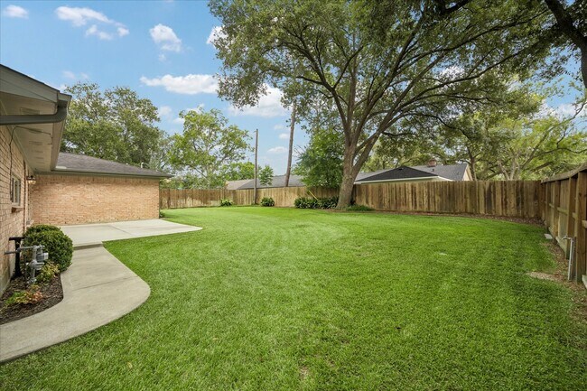 Building Photo - 12427 Brandywyne Dr