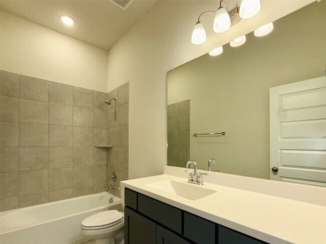 Building Photo - 1804 Welker Dr