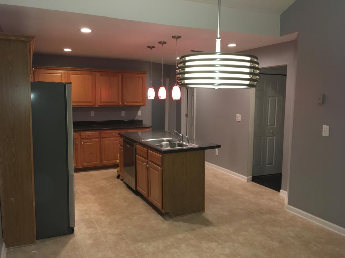 Building Photo - 1465 Gates Cir SE