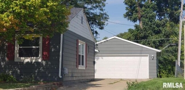Building Photo - 950 40th St
