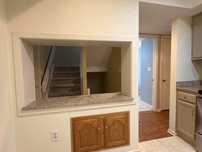 Building Photo - 3 Willow Ln