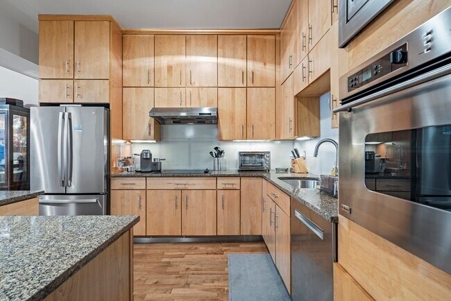 Building Photo - 1313 Washington St