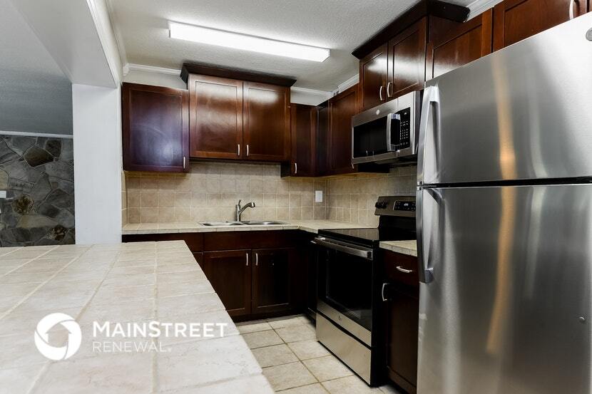 Building Photo - 6300 Lyons St