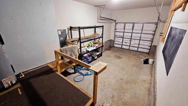 Building Photo - 4 BR 2 BA Southwest