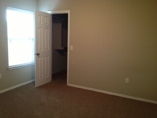 Building Photo - 3 Bedroom Home- Edmond Schools- Pool and Park in the Addition