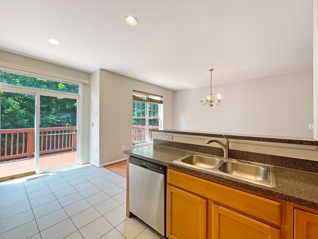 Building Photo - 15716 Palermo Terrace