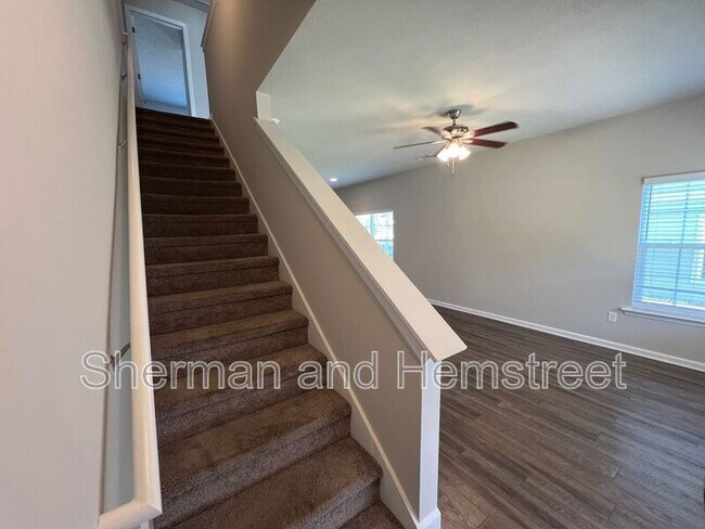 Building Photo - 614 Dobhill Ln