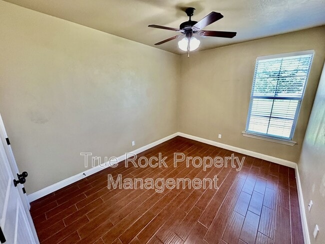Building Photo - 1417 N Monte Vista St