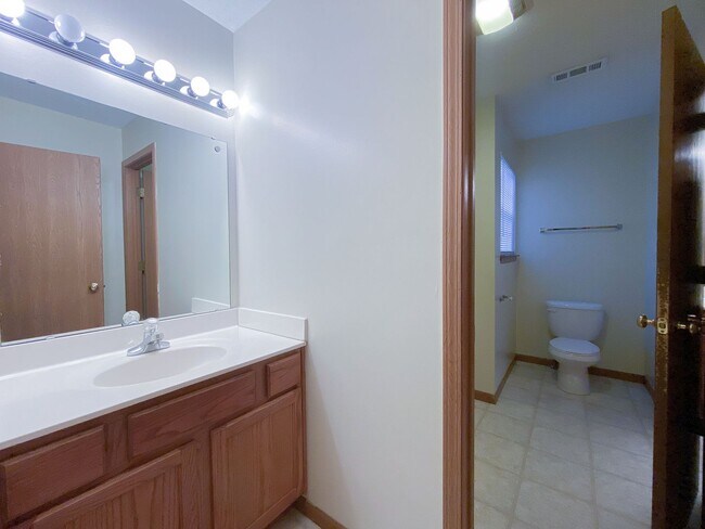 Building Photo - 3867-3871 Ledyard Street