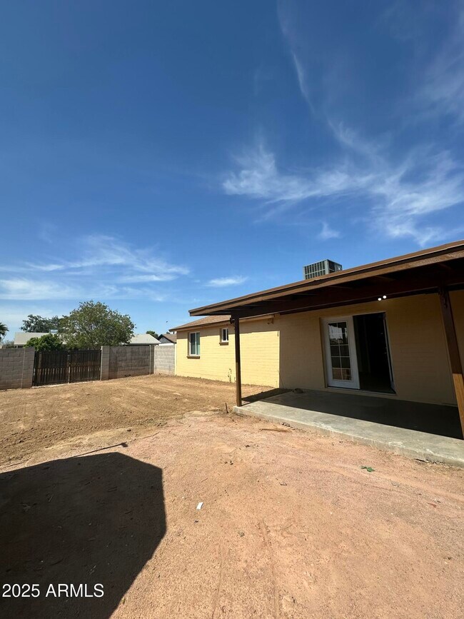 Building Photo - 4324 N 72nd Dr