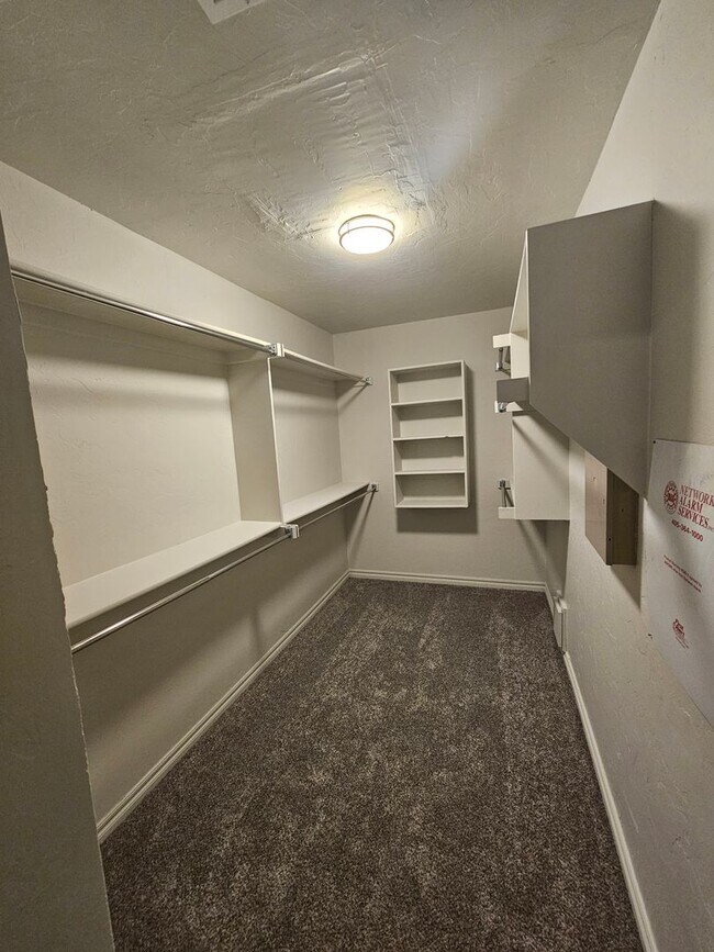 Building Photo - First Month Free!  Recently Remodeled!