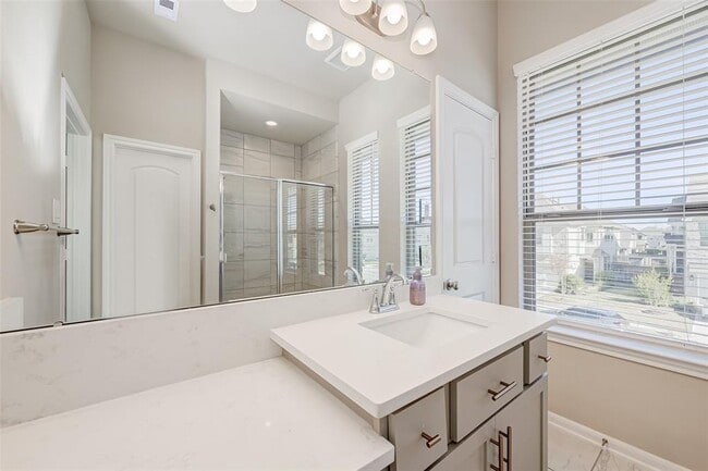 Building Photo - 2523 Terrace Point Dr