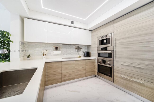 Building Photo - 300 Sunny Isles Blvd