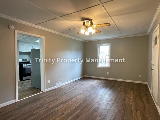 Building Photo - 27 Hathaway Dr