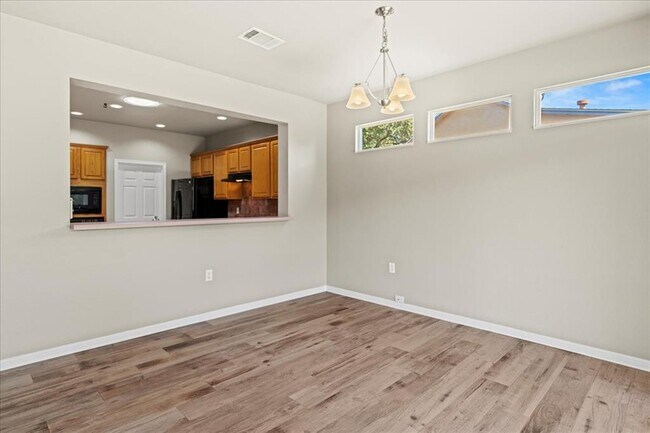 Building Photo - 101 Dandelion Dr