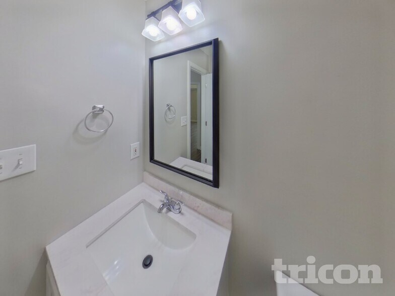 Building Photo - 7205 Brittany Way