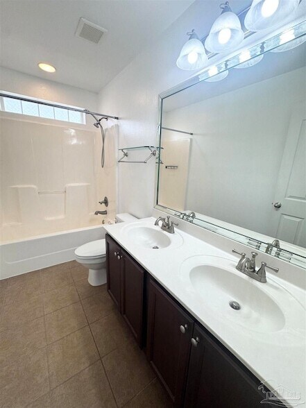 Building Photo - 872 Solimar Way