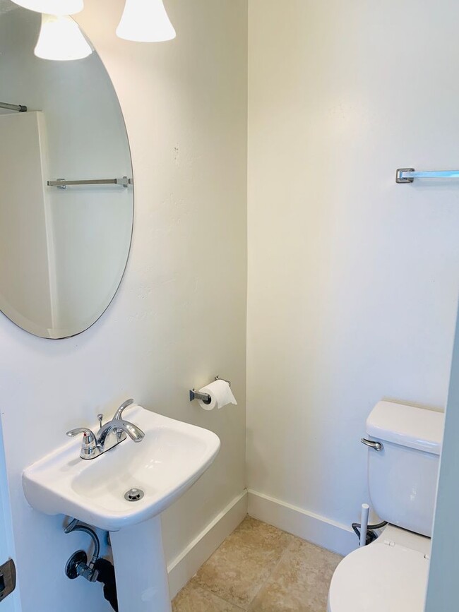 Building Photo - STUDIO WITH A PEAK VIEW OF DOWNTOWN! $1,49...