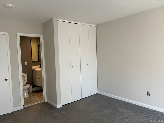 Building Photo - 2 Secora Rd