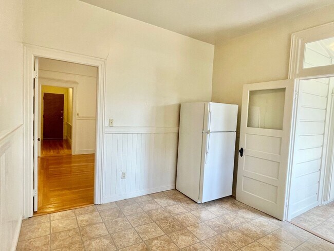 Building Photo - Spacious Studio in the heart of Pacific Heights!  Bonus room!  Laundry! PROGRESSIVE