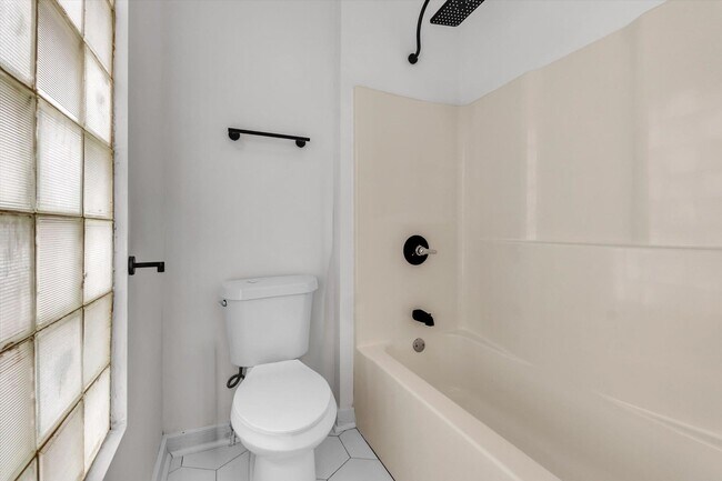 Building Photo - 2031 Central Ave