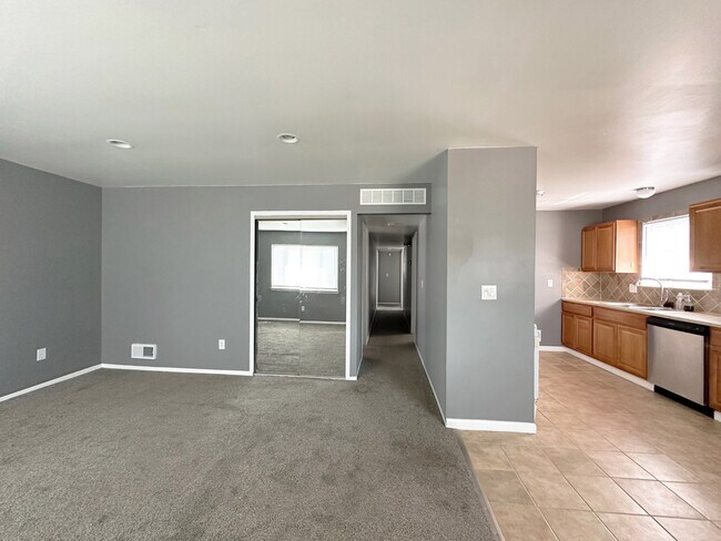 Building Photo - 30486 Townley St