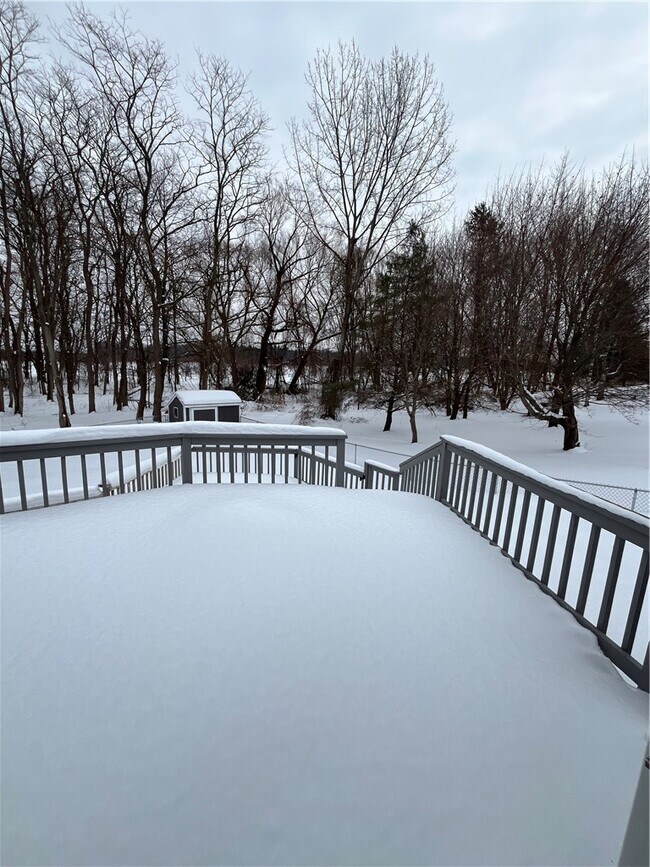 Building Photo - 7026 Lake Ave