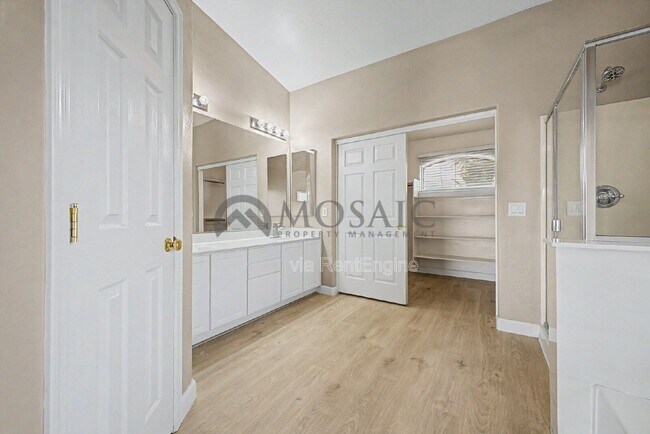 Building Photo - 3356 E Mayberry Ave