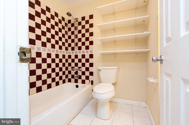 Building Photo - 303 Lincoln Ave