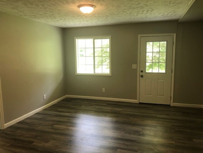 Building Photo - Renovated 4 Bedroom 2 Bath Home for Rent!!