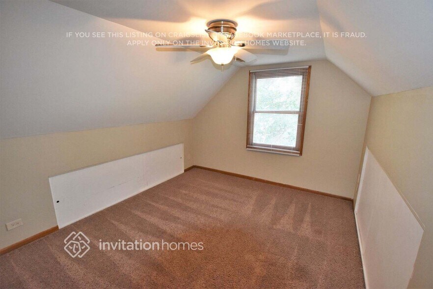 Building Photo - 9318 S 78th Ave